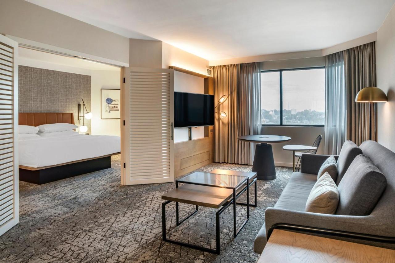 Sheraton Suites Wilmington Downtown Exteriör bild
