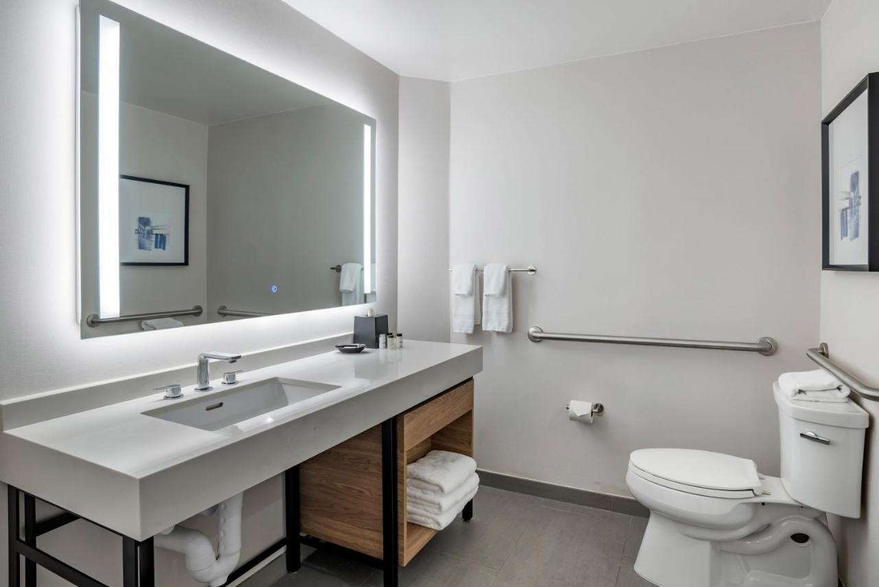 Sheraton Suites Wilmington Downtown Exteriör bild